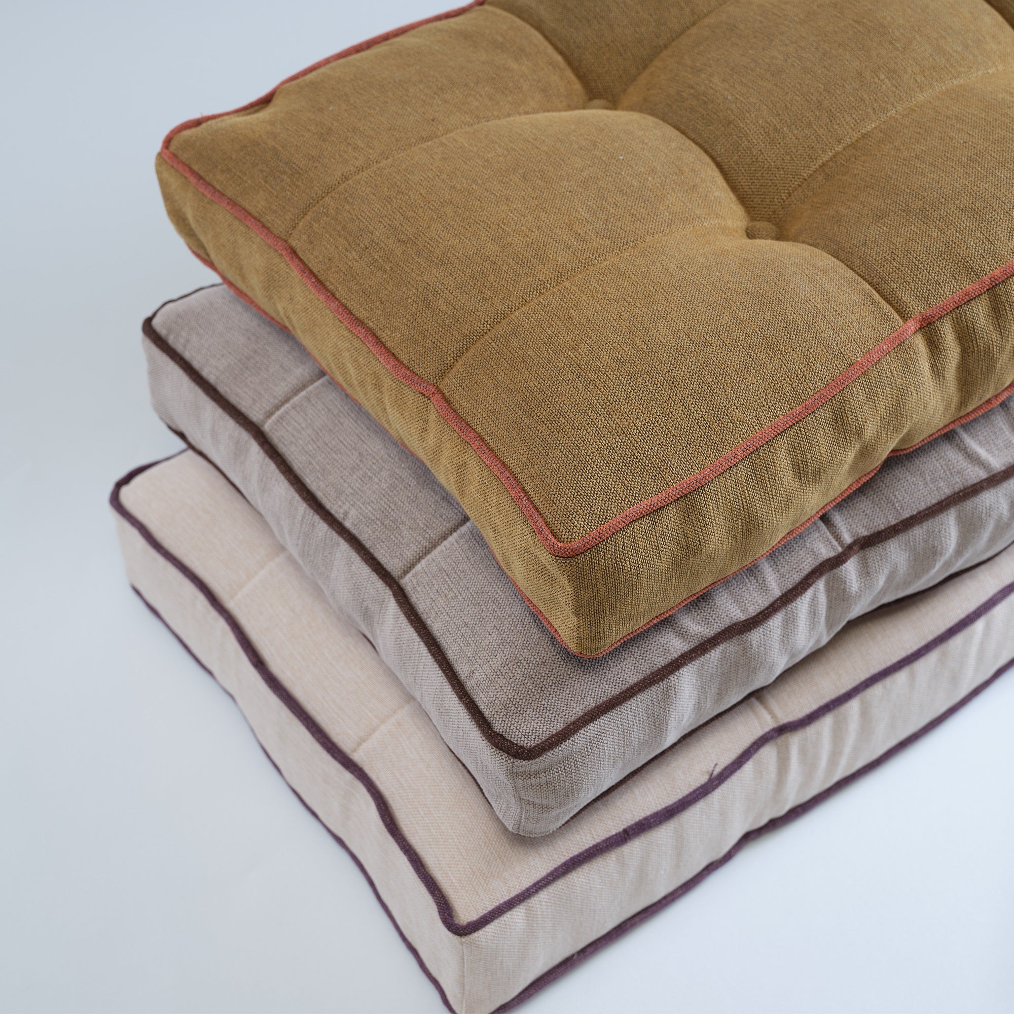 Custom Colorful Piping Tufted Seat Cushion